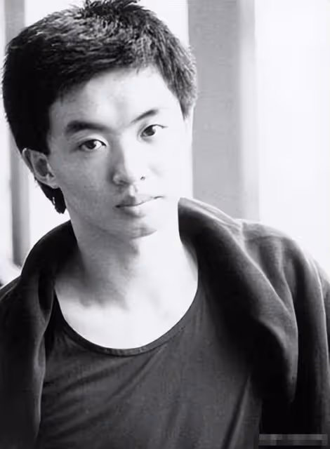 從男人到女人,從娶妻到嫁人,她的一生是別人的兩世