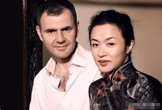 從男人到女人,從娶妻到嫁人,她的一生是別人的兩世