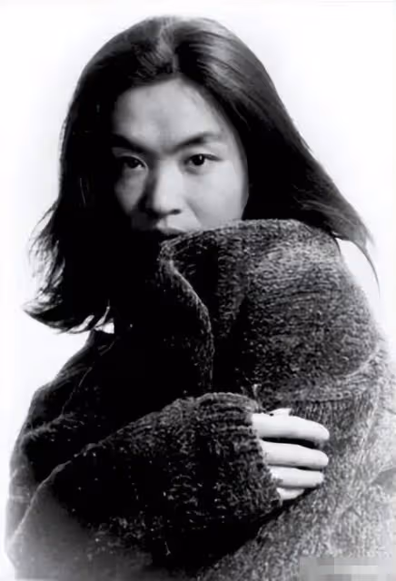 從男人到女人,從娶妻到嫁人,她的一生是別人的兩世