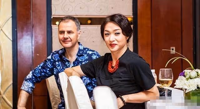 從男人到女人,從娶妻到嫁人,她的一生是別人的兩世
