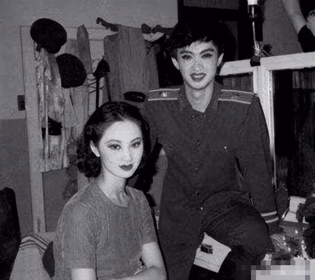 從男人到女人,從娶妻到嫁人,她的一生是別人的兩世