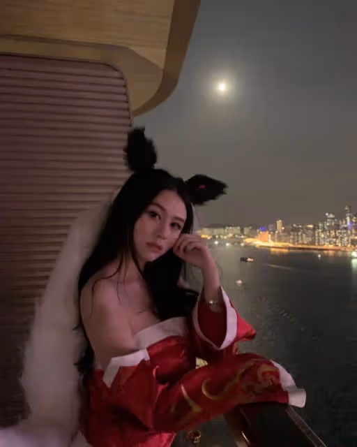 沈月扮「性感九尾狐」美照被翻出　好身材獲贊不輸邱淑貞