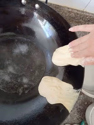 柴火雞鍋圈子(鍋邊饃)
