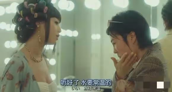 為名利接受潛規則,做全身整容,潑情敵硫酸,這個女人到底有多狠