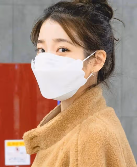 韓國「小臉女星」代表!NMIXX Sullyoon臉比巴掌還小,張員瑛、IU面對無情鏡頭都不怕