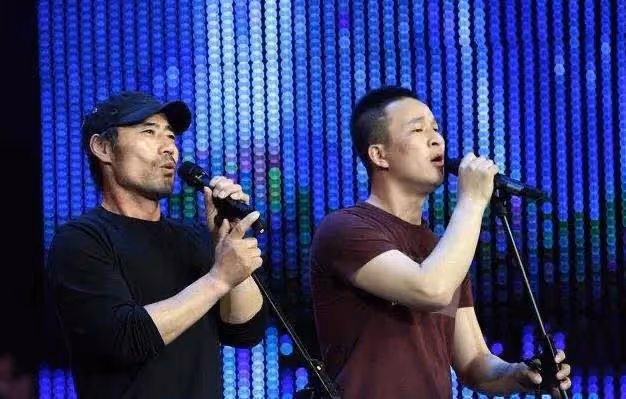 「從爆紅到落寞」的9個組合，有人街頭擺攤，有人因私生活混亂被唾棄