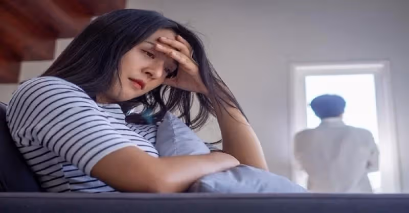 我生孩子時大出血，婆婆既然說保小孩，娘家在滿月時來了十輛車，讓婆家成全村笑柄