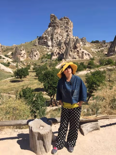 59歲金鐘女星「主動送父住安寧病房」不受插管苦,貫徹「臨終前盡興活」笑喊:不養老要一路玩到老