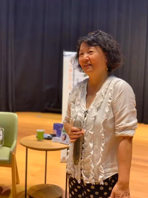 59歲金鐘女星「主動送父住安寧病房」不受插管苦,貫徹「臨終前盡興活」笑喊:不養老要一路玩到老
