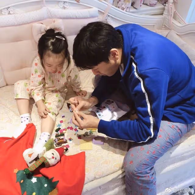 伊能靜女兒6歲了!精通烹飪、芭蕾「同時學6才藝」 媽媽笑PO「修長美腿太驚人」網:未來氣質女神