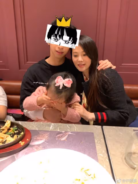 伊能靜女兒6歲了!精通烹飪、芭蕾「同時學6才藝」 媽媽笑PO「修長美腿太驚人」網:未來氣質女神