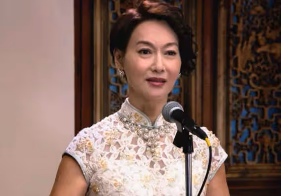 她幼年靠乞討生活!出道後被稱「功夫女星」 4次問鼎影后「一生未婚盼初戀」62歲活成了公主