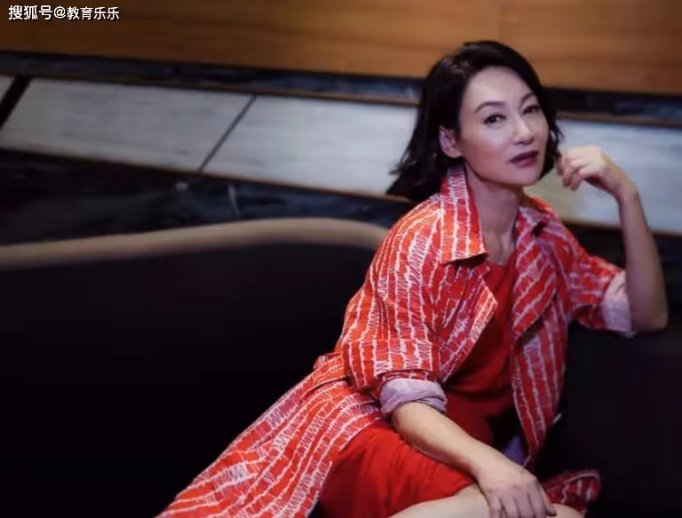 她幼年靠乞討生活!出道後被稱「功夫女星」 4次問鼎影后「一生未婚盼初戀」62歲活成了公主