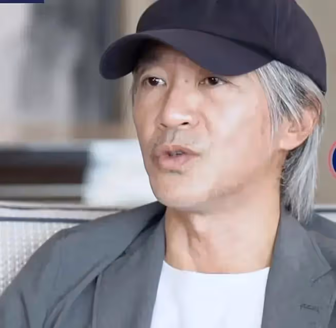 初戀患癌去世!60歲周星馳至今單身不婚 滿頭白髮落淚:「被人誤解30年,卻無人懂我的心酸」