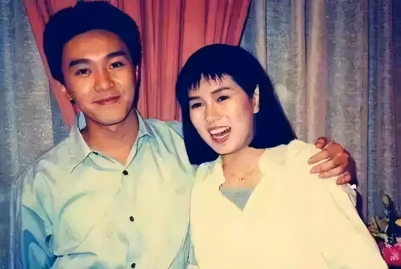 初戀患癌去世!60歲周星馳至今單身不婚 滿頭白髮落淚:「被人誤解30年,卻無人懂我的心酸」