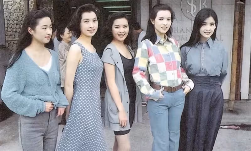 有種「微胖氣質」叫做56歲李麗珍,素顏出鏡未施粉黛,打扮樸素女神氣質依舊,網友:自然老去的樣子真美