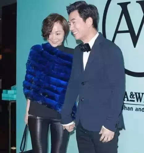任賢齊藏了16年老婆終於曝光,美到無法形容,網友:難怪出道28年零緋聞