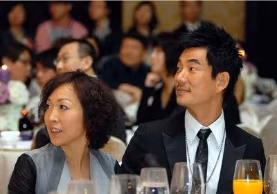 任賢齊藏了16年老婆終於曝光,美到無法形容,網友:難怪出道28年零緋聞