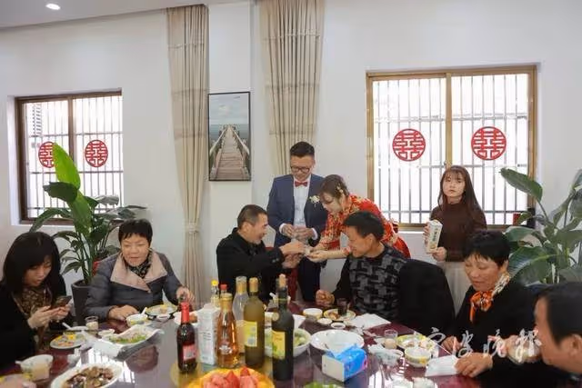 年收入9億!富二代結婚「婚宴沒有龍蝦鮑魚」還只請30個人 直到「老父親暖心致詞」賓客含淚:嫁對人了