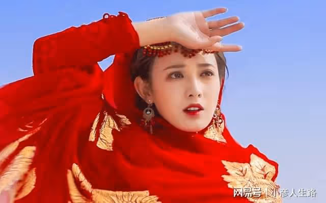 彭小冉被曝戀情，男方是中專畢業的攝影師，曾拍女方大腿發上網