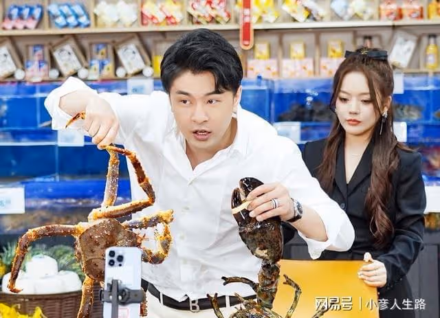 網紅天道與辛巴見面,惹怒散打哥粉絲,無奈解釋:他永遠是我大哥
