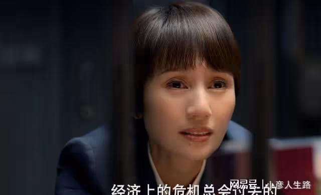 《玫瑰之戰》口碑炸裂,好評隨處見,黃曉明拿對劇本,成央視新寵