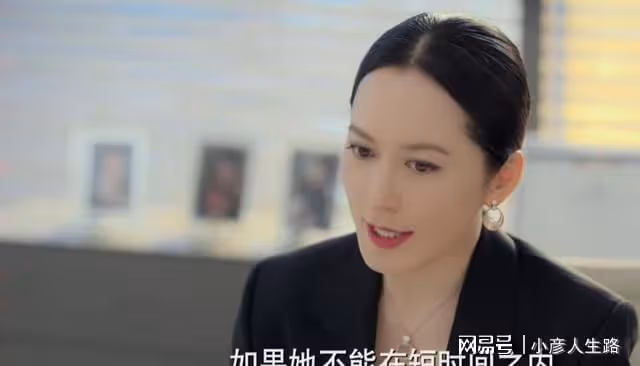 《玫瑰之戰》口碑炸裂,好評隨處見,黃曉明拿對劇本,成央視新寵