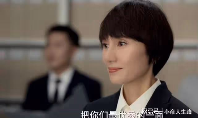 《玫瑰之戰》口碑炸裂,好評隨處見,黃曉明拿對劇本,成央視新寵