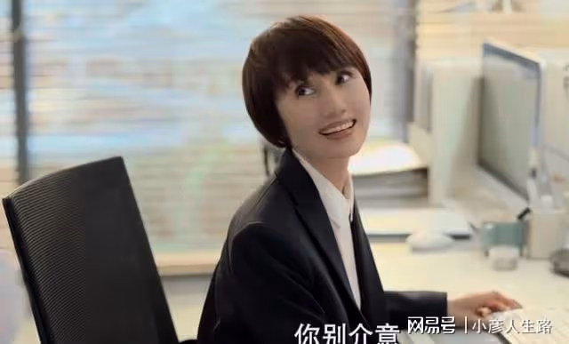 《玫瑰之戰》口碑炸裂,好評隨處見,黃曉明拿對劇本,成央視新寵