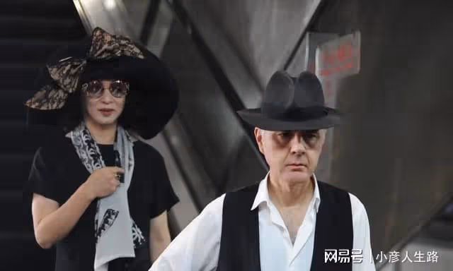 金星巴黎參加闊太聚會!54歲素顏容光煥發,吃法餐喝紅酒生活愜意
