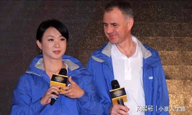 金星巴黎參加闊太聚會!54歲素顏容光煥發,吃法餐喝紅酒生活愜意