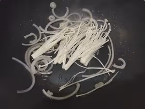 欲罷不能的豬肝湯麵