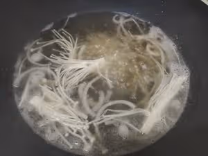 欲罷不能的豬肝湯麵