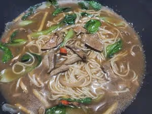 欲罷不能的豬肝湯麵