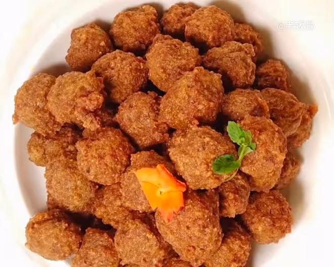 炸牛肉丸子
