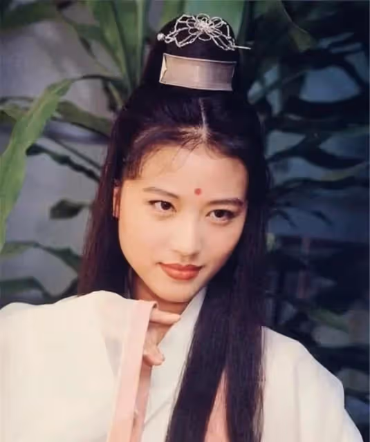 56歲周海媚狀態回春 離婚32年至今單身