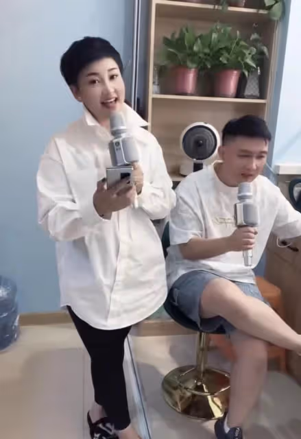 胖丫出獄後和楊樹林首同框 女方暴瘦變化大