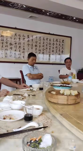 67歲李琦身形暴瘦!穿舊衣布鞋賣力練軍姿,糖尿病纏身仍抽菸吃肉