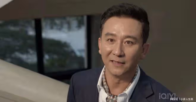 演員趙毅在《玫瑰之戰》表演吸睛,飾演一個被袁泉美貌迷住的律師