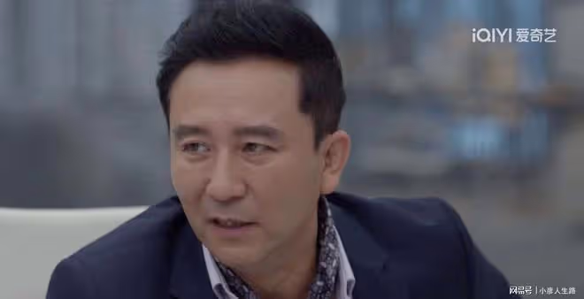 演員趙毅在《玫瑰之戰》表演吸睛,飾演一個被袁泉美貌迷住的律師
