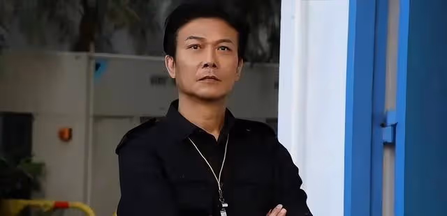 香港知名星二代難得與父親同框!全程互動有愛,已跟隨繼父姓多年