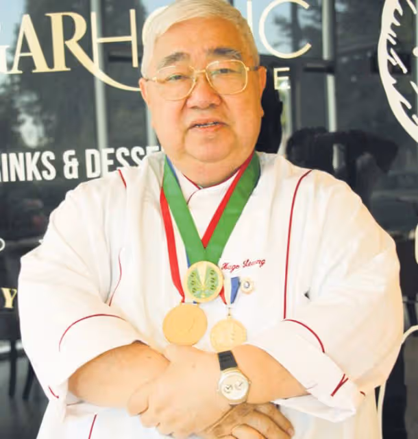 72歲食神梁文韜露面,滿頭白髮暴瘦引關注,曾因弟弟猝死減118斤