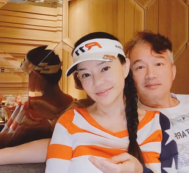 狄鶯與準兒媳罕同框!否認是惡婆婆,已把兒子大9歲女友當成女兒