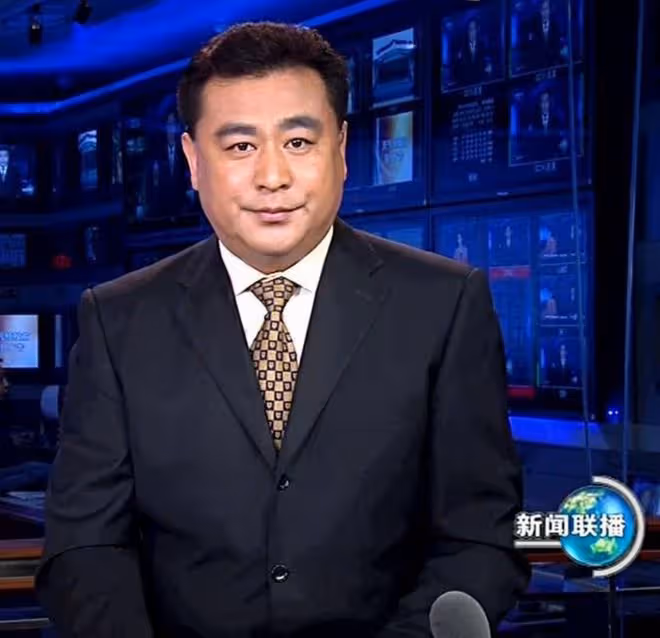 「央視國臉」張宏民:主持《新聞聯播》32年零失誤,61歲仍未婚