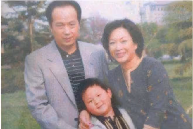 「央視國臉」張宏民:主持《新聞聯播》32年零失誤,61歲仍未婚