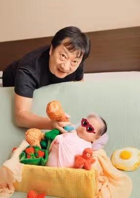 55歲九孔升格當爸　喜迎愛女感動直呼：沒想到還能當爸