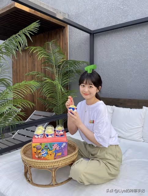 誰說小個子只能平平無奇?她卻靠樂觀美出一片天