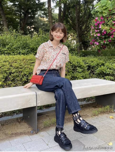 誰說小個子只能平平無奇?她卻靠樂觀美出一片天