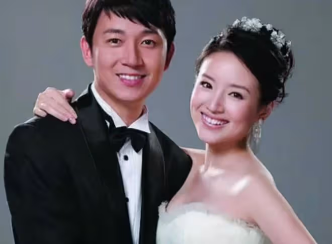 董潔拎萬元編織袋出門，穿短褲大秀修長美腿，42歲皮膚白皙如少女