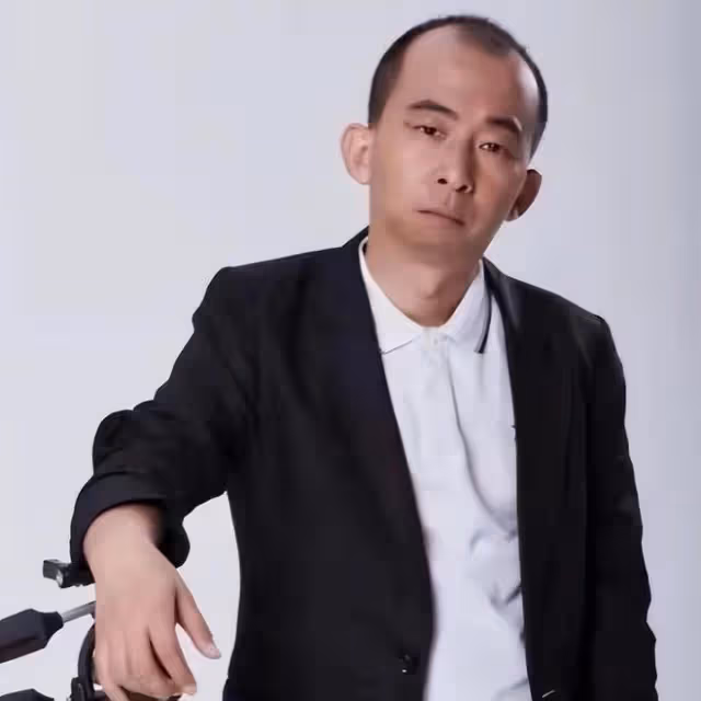 巨興茂結婚現場曝光!坐馬車請秧歌隊,楊志剛左手插兜被指不禮貌